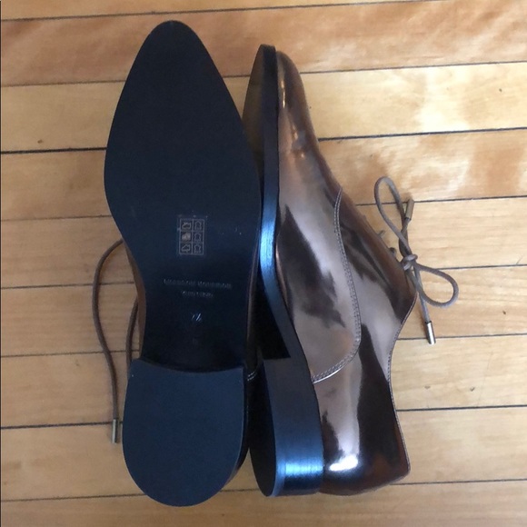 Never-worn shiny copper women’s dress shoes - Picture 2 of 5